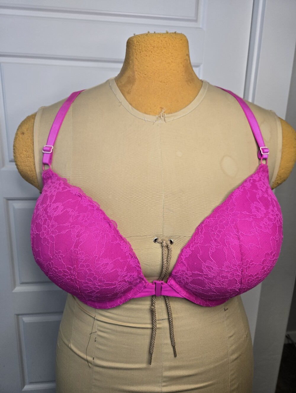 VICTORIA'S SECRET PUSH-UP HOT PINK LACE BRA RACER BACK WOMEN 40DD FRONT CLOSURE